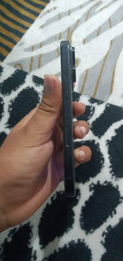 Iphone 16pro 256gb battery health 95