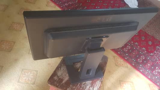 LG 24" LED wide screen lcd