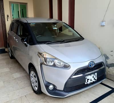 Toyota sienta Hybrid 18/24