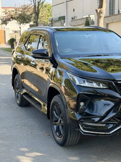 Toyota fortuner V 2018