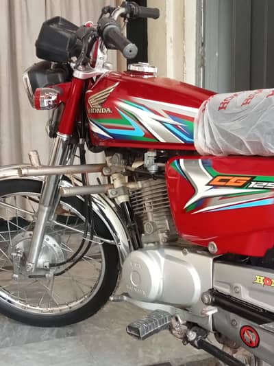 Honda 125 2023 model total genuin lush condition 10/10 documents clear