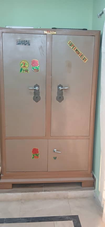 steel almari