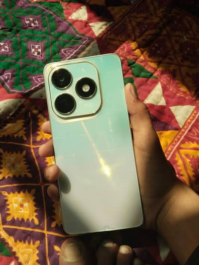 android version  13  front camera  32. M