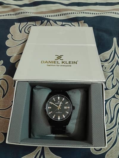 Daniel klein watch almost brand new/MEN WATCH/STYLISH WATCH