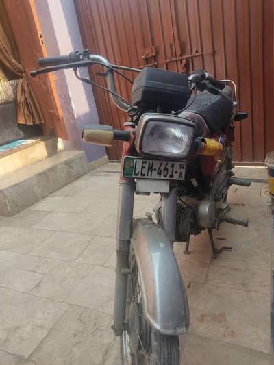 CD 70 honda bike one hand used condition Achi Hain serious person Kary