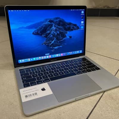New Macbook pro 2020 i7  With Touch Bar