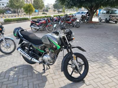 slight used yamaha YBR 125G