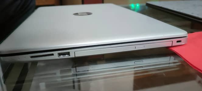 HP AMD Ryzen 5 2500U