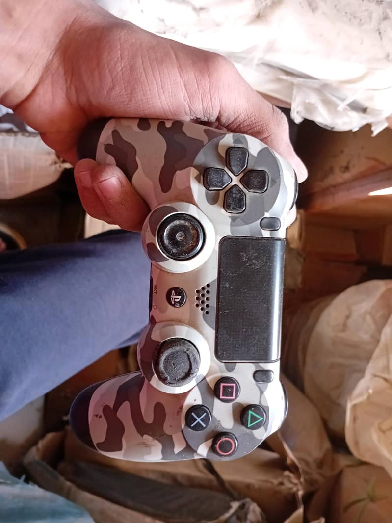 duelshock ps4 controller 3