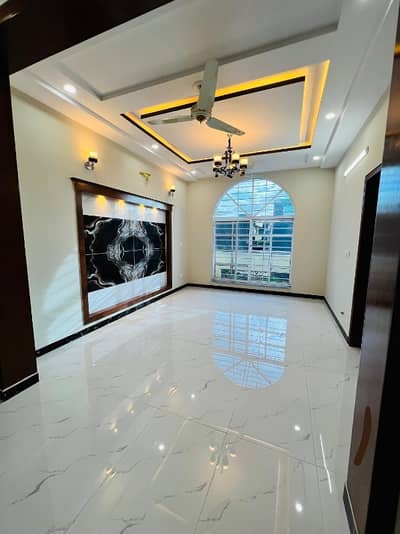 10 Marla Tile Flooring Independent House - Gas , Boring & Servant Quarter G-13