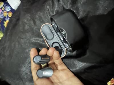 Song Wf 1000 Xm3 headphones better than airpods pro