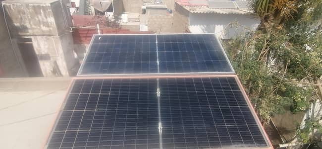 1 jinko 280 watts + 1 sunksky 280 watts