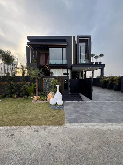 Kanal Fully Furnished House For Sale at Top Location near Raya Fairways