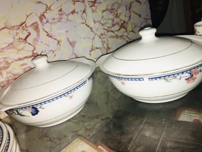 Dinner set for sale