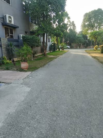 Buy your ideal 1 Kanal Residential Plot in a prime location of Lahore