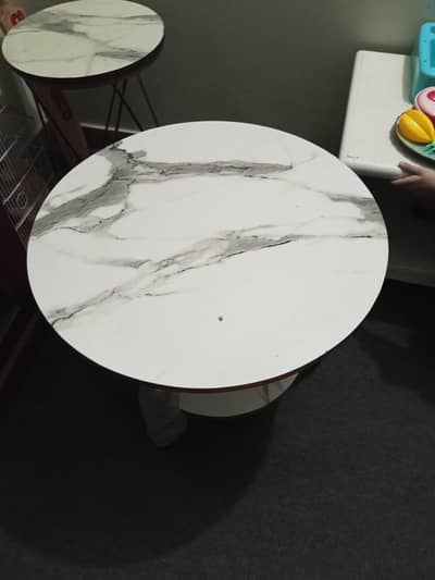 2 coffee table 1 center table