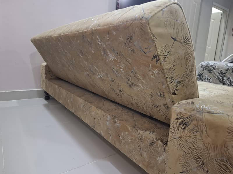 Sofa bed - mint condition 5