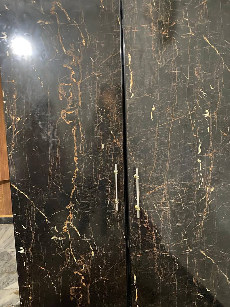 wardrobe 0