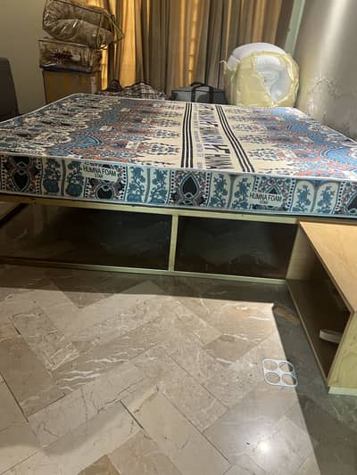 Low profile queen bed with mattress