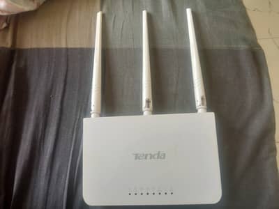 Tenda wifi router in good condition