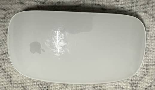 Apple Magic Mouse A1657 – Black & White 2x