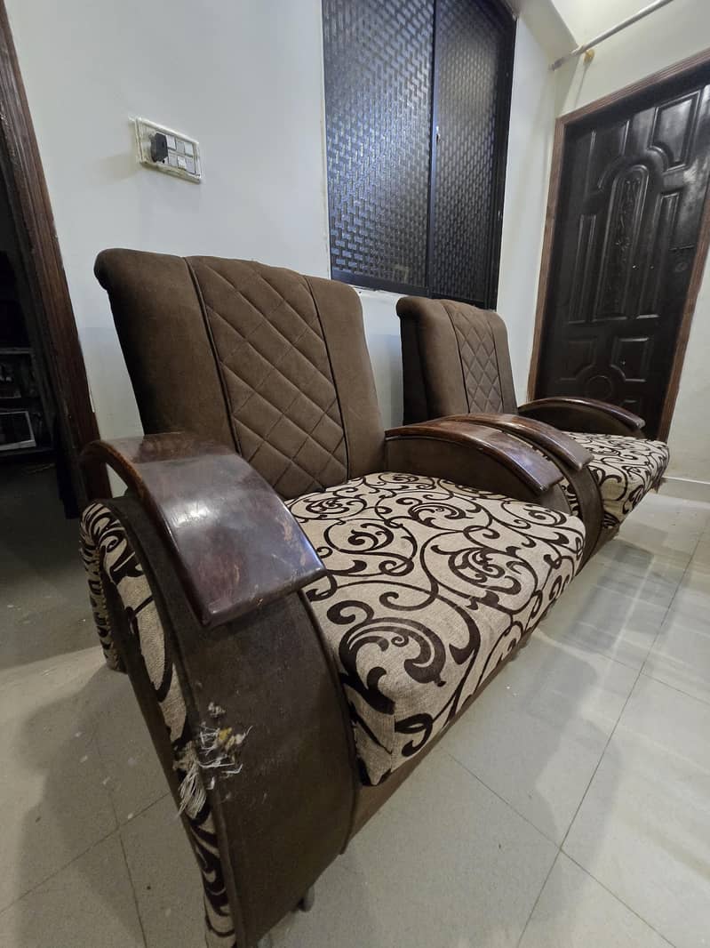 5-Seater Sofa Set without table– Good Condition 6