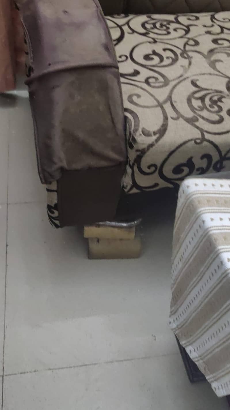 5-Seater Sofa Set without table– Good Condition 7