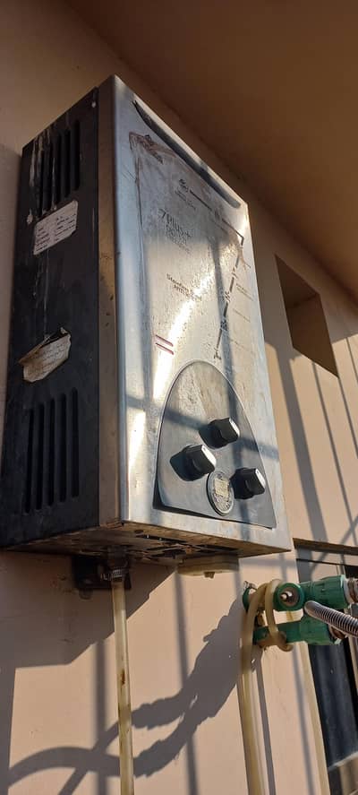 Nasgas Water Geyser  in very good condition for sale