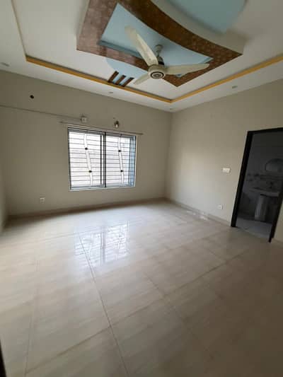 10 Marla Lower Portion Available For Rent In Lahore