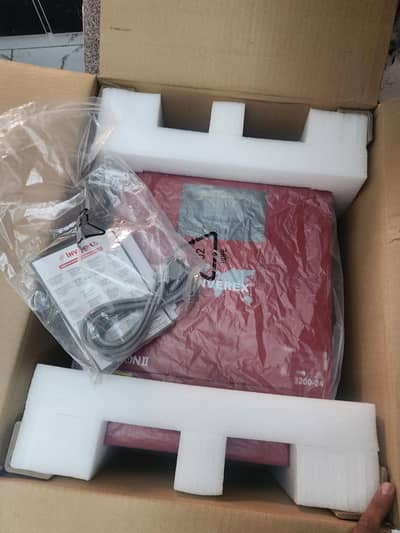 INVEREX Veyron 2 3.2Kw 24v inverter  ( 2 years slightly used )