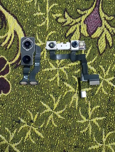 iPhone 11 camera and face id available