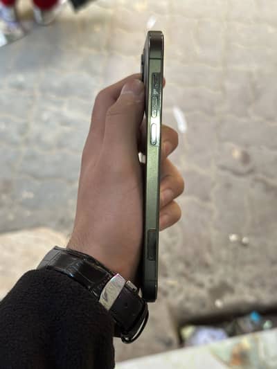 12 pro black colur ,256 gb