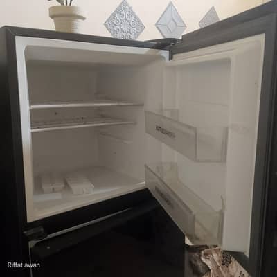 Haier fridge medium size