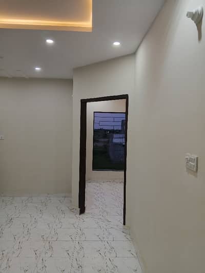 1 Kanal First Floor Available For Rent