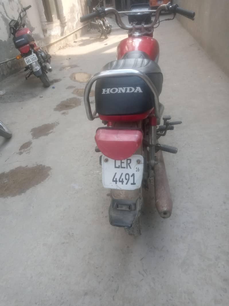 Honda CD70 3