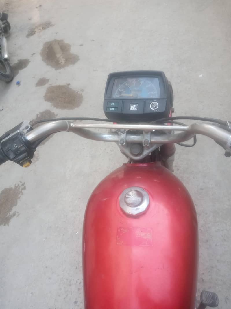 Honda CD70 8