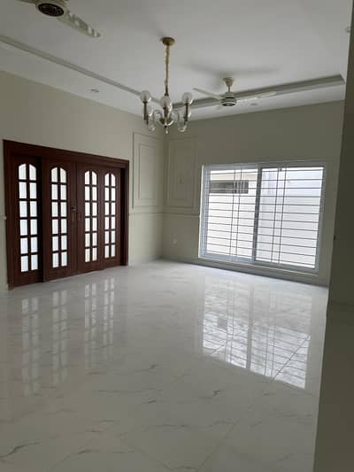 500 SQ YD INDEPENDENT CORNER HOUSE AVAILABLE FOR RENT BY OWNERS OF HOUSE GROUP AT NEW FALCON COMPLEX MALIR