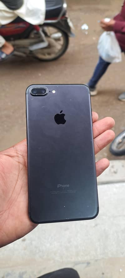 I phone 7plus pta proved 128gb urgent sale