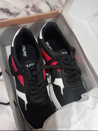 NDURE men shoes size 43 (but its actually 42)