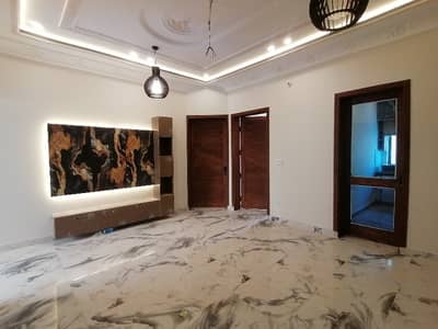 In Multan Public School Road Of Multan Public School Road, A 5 Marla House Is Available