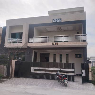 40x80 Triple Story Full House For Rent