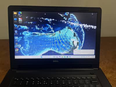 Dell 12 GB RAM 256 SDD one hand use