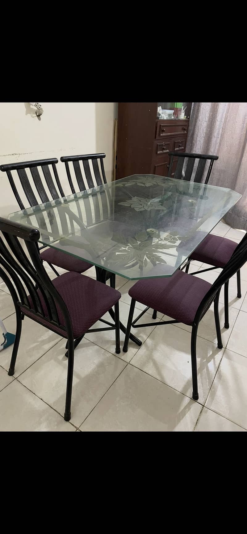 6 seater dining table 0