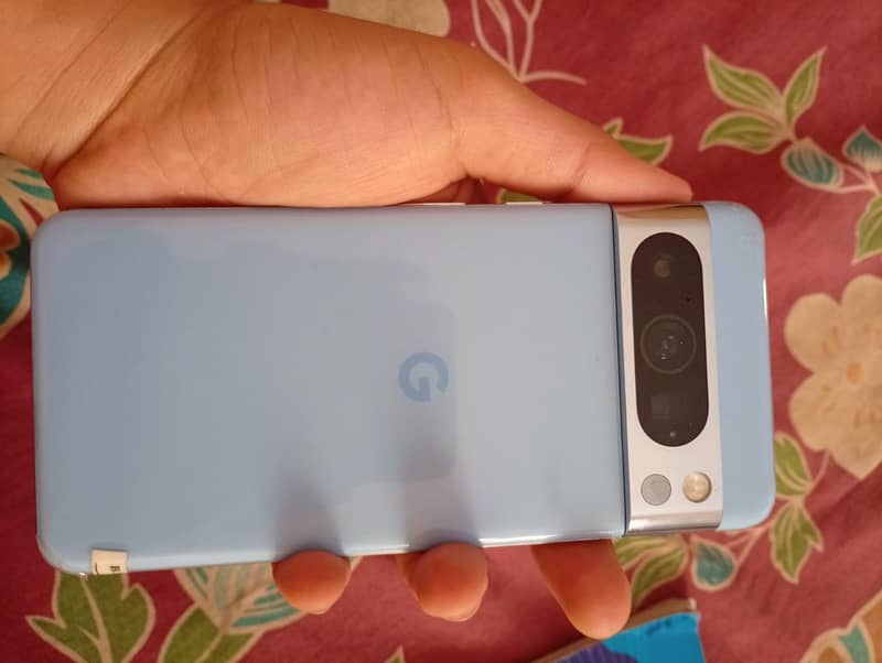 Google pixel 8 pro 1