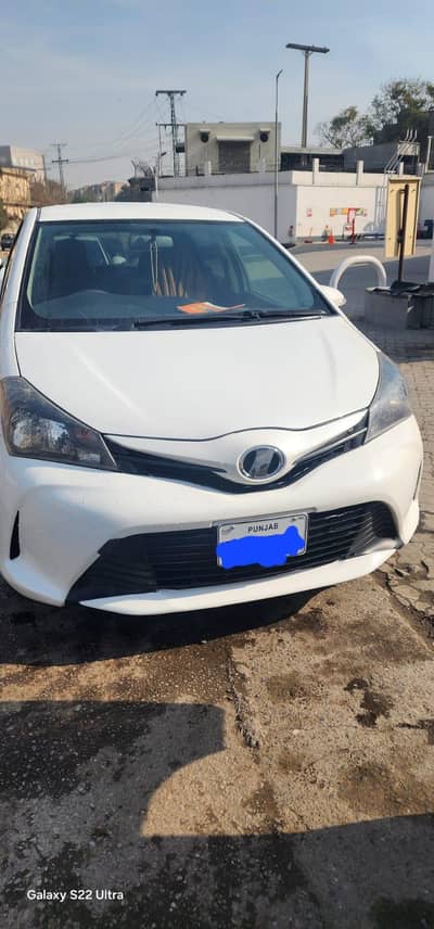 Toyota Vitz 2015 / 18