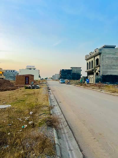 Prime 7 Marla Developed Plot in A Block Gulberg Residencia Ideal for Dream Home & Smart Investment