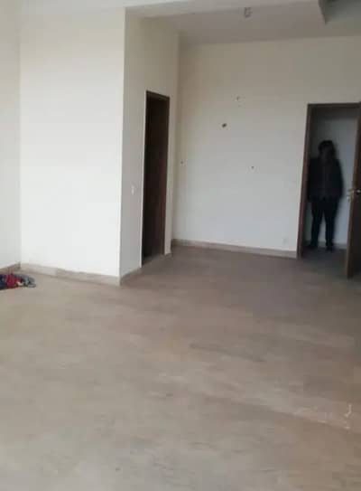 2 Marla mezzanine with bath for rent phase 4: