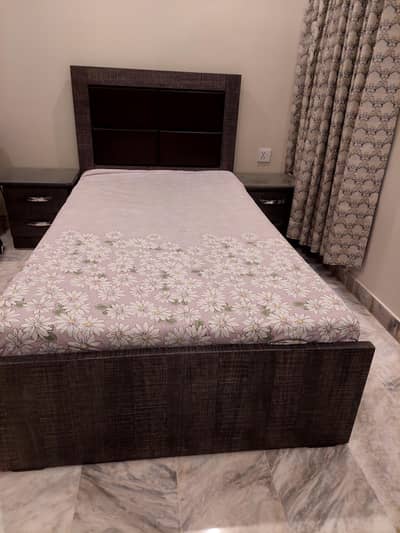 bed set with dressing table