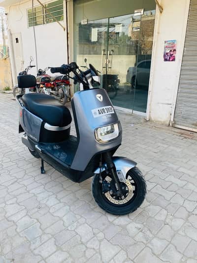 Yadea Metro E8S PRO Model 2023 punjab numbr