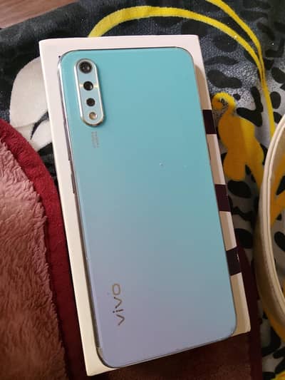 Vivo S1 8/256 In Display Finger